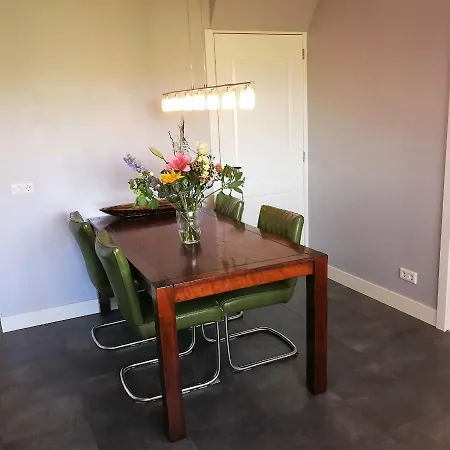 Vinkelaar 11 * Terschuur