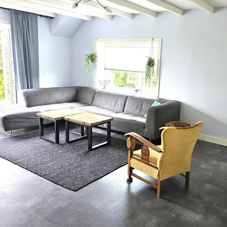 Vinkelaar 11 Holiday home Terschuur
