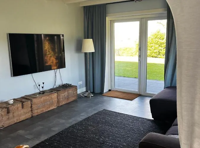 Vinkelaar 11 Holiday home *